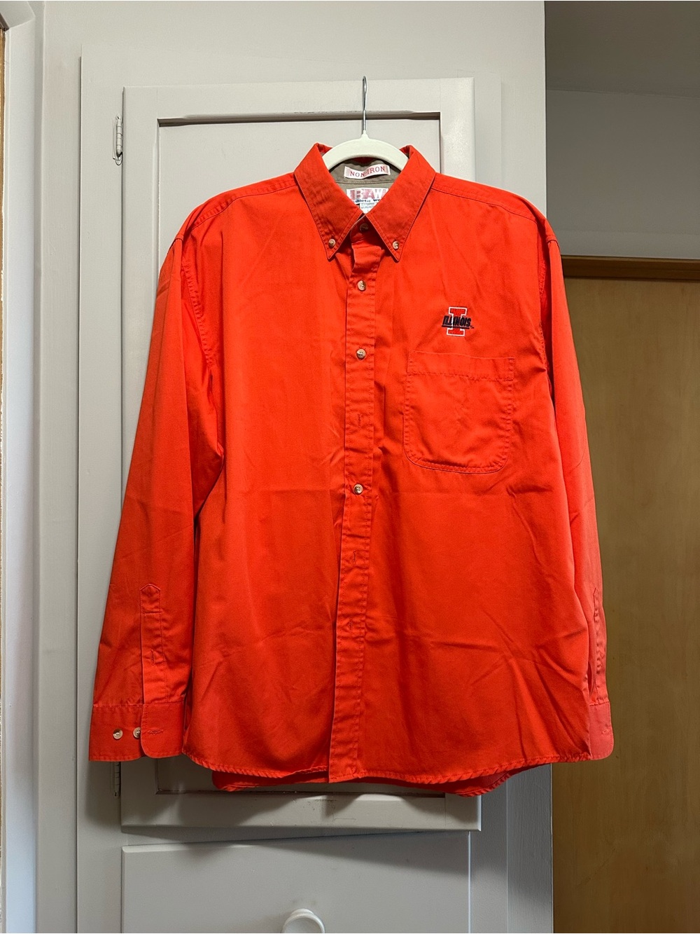 Men’s Block I Fighting Illini Orange Button-Down Long Sleeve Shirt Size L